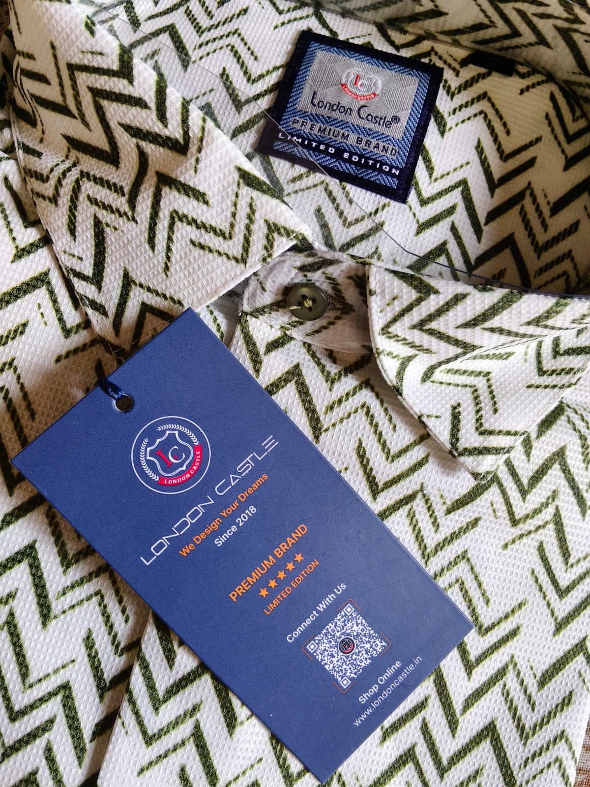 London Castle Men’s Textured Print Shirt