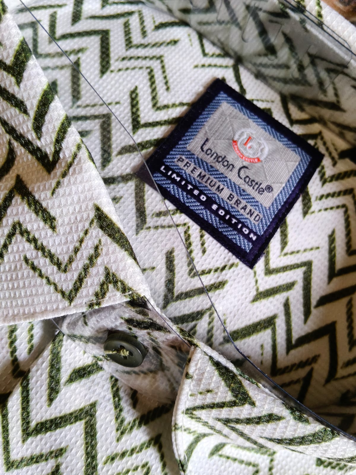 London Castle Men’s Textured Print Shirt