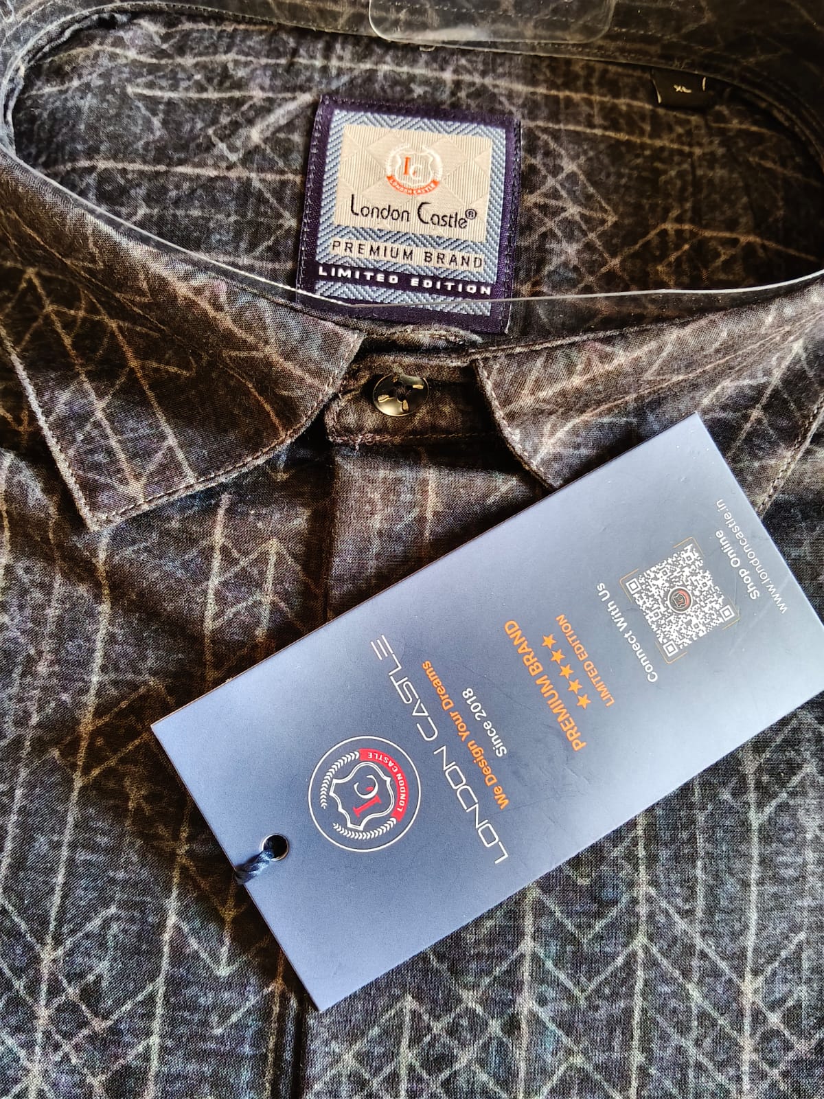 London Castle Men’s Classic Textured Shirt